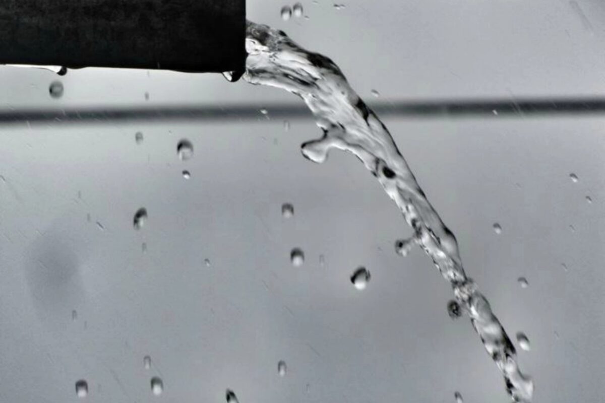 Water running from a pipe